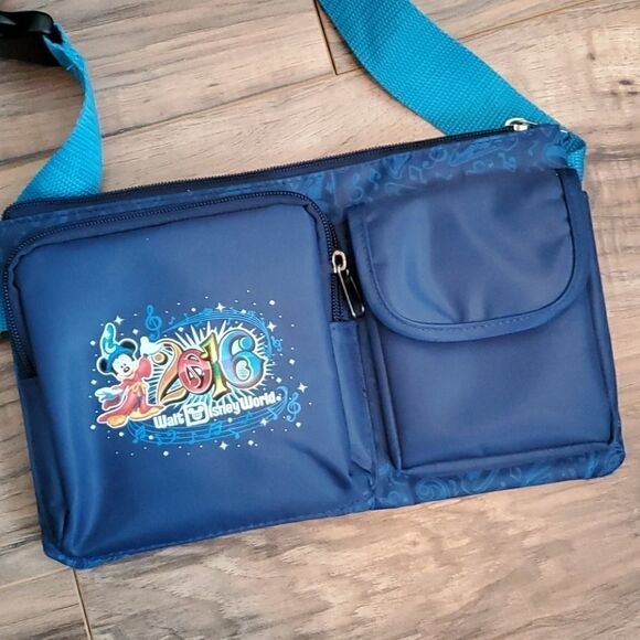 Disney | 2016 belt bag - Picture 2 of 7